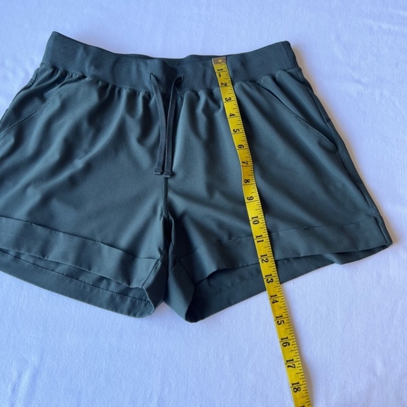 Z by Zella Take A Hike shorts olive/army green - Picture 6 of 12